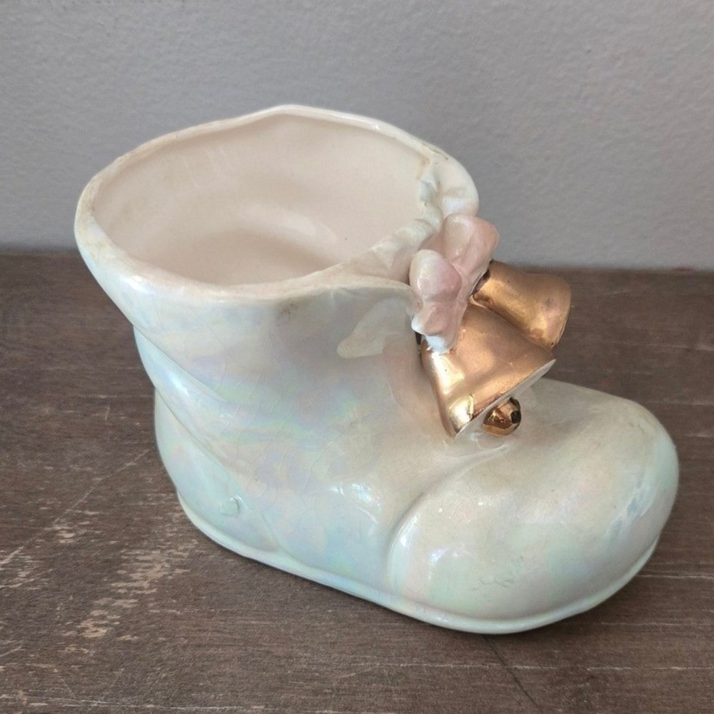 Vtg Kitchy 1963 Inarco Baby Shoe Planter Iridescent Gold Bells E1525 Mid Century
